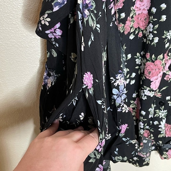 Floral Ruffle Women's Top - Picture 13 of 15